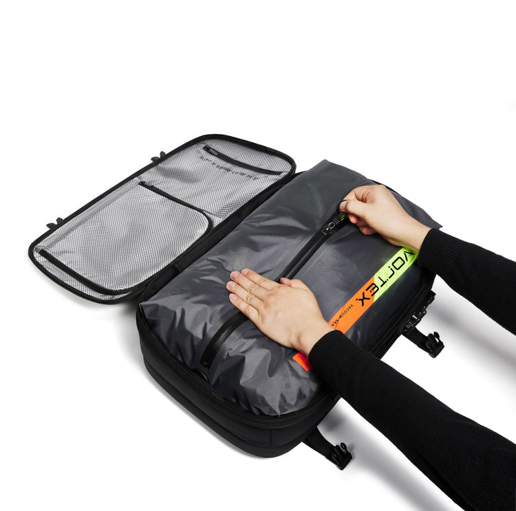BlackVoyage Aero Essential Vacuum Seal Backpack and Vortex Vacuum Air Pump Bundle and 18LVacuum Bags
