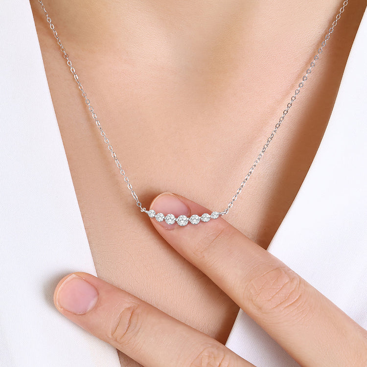 https://www.dropbox.com/scl/fi/y9xz4nk2yeb5oawk3lwyf/Classic-Arc-Diamond-Necklace_8.jpg?rlkey=7d0bl8cfc6r7xue3abzt99rva&st=idohvh9a&dl=0