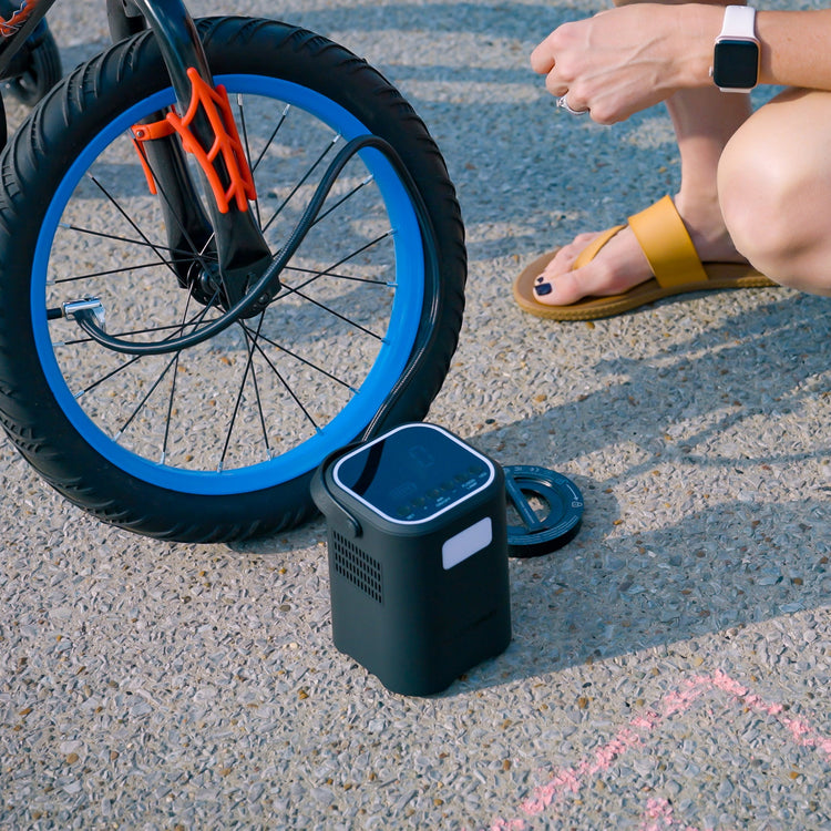 NeverGoFlat - Portable Air Compressor, Power Bank & Flashlight