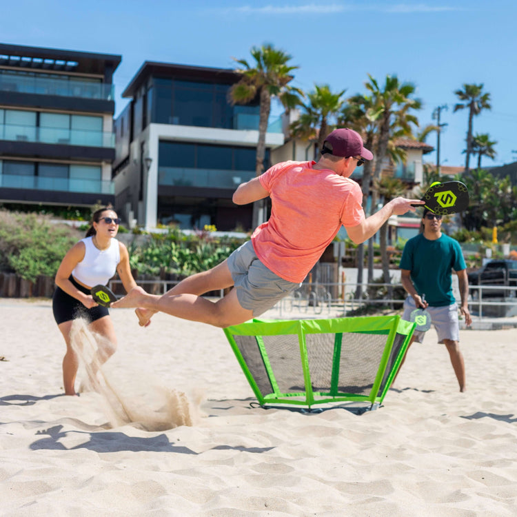 New Outdoor Game of Pickleball Meets Roundnet