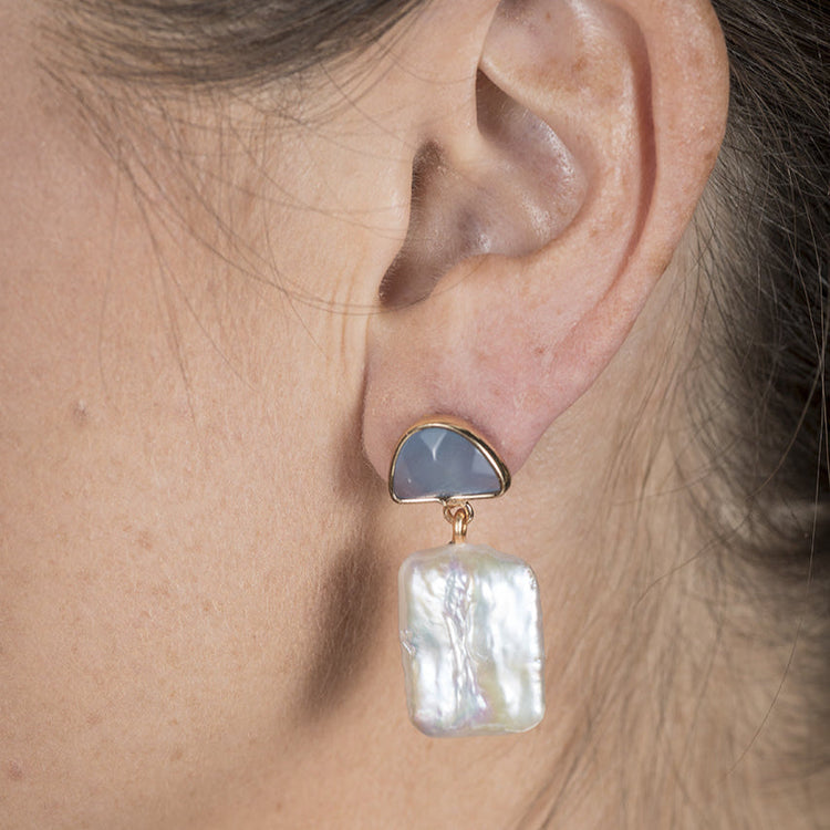 Square Freshwater Pearl with Aquamarine Stone