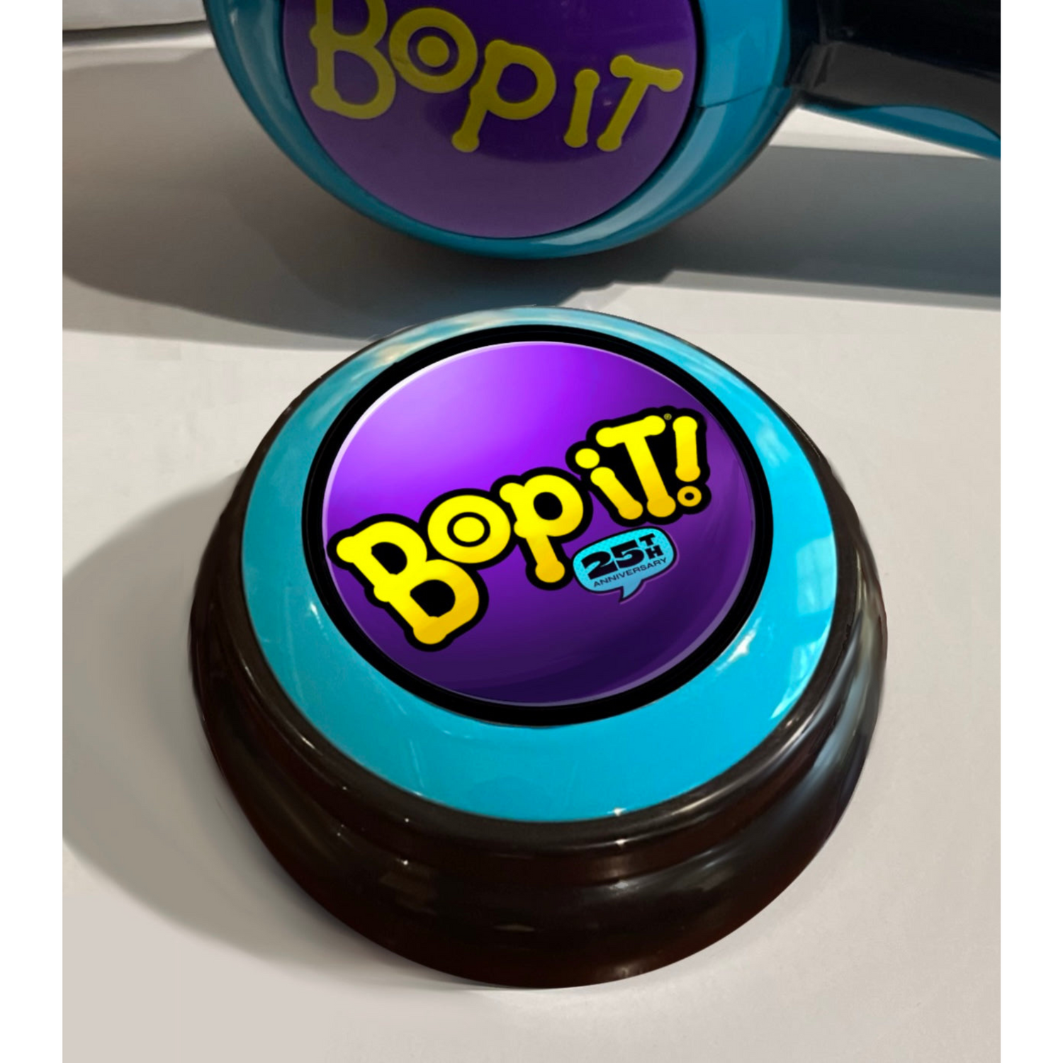 SPECIAL OFFER Bop It: The Card Game (pre-release limited edition)