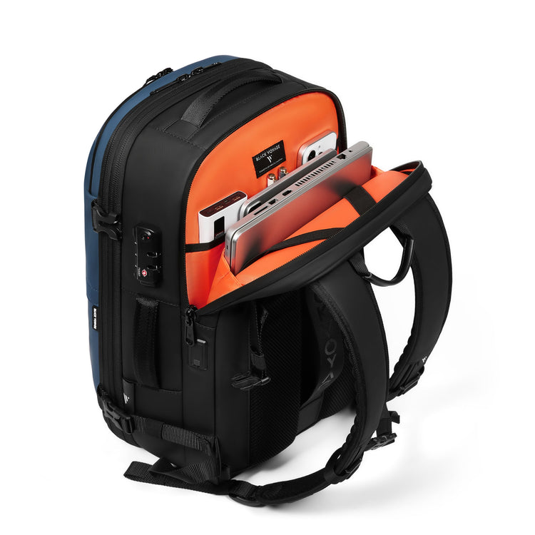 BlackVoyage Aero Essential Vacuum Seal Backpack and Vortex Vacuum Air Pump Bundle and 18LVacuum Bags