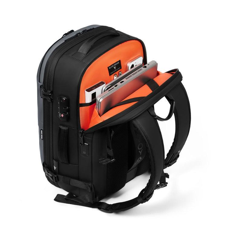 BlackVoyage Aero Essential Vacuum Seal Backpack and Vortex Vacuum Air Pump Bundle and 18LVacuum Bags