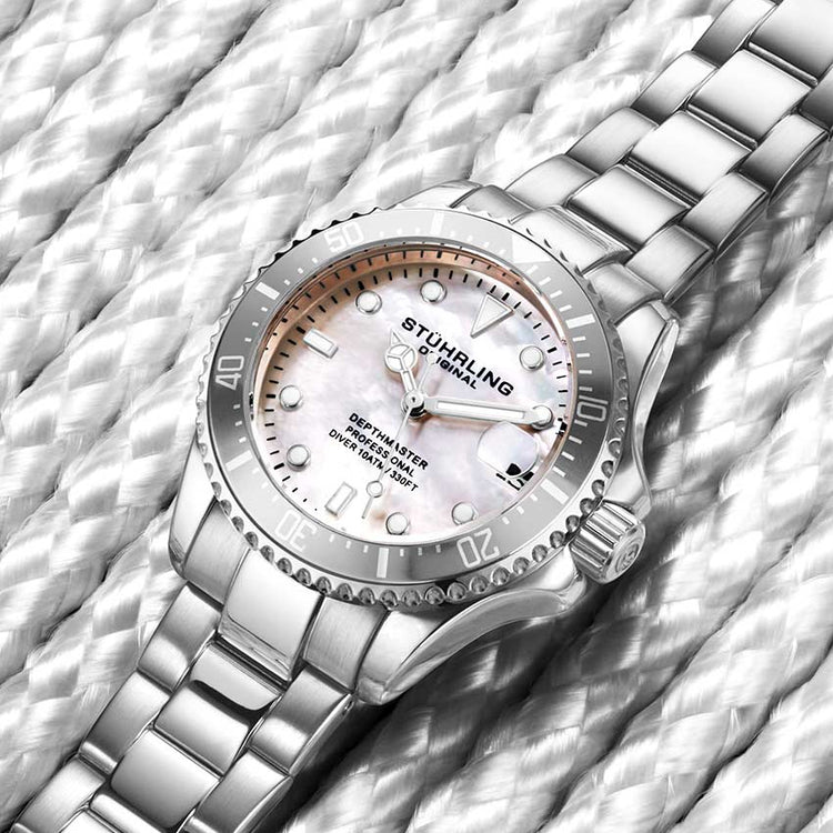 White Dial / Silver Case / Silver Band