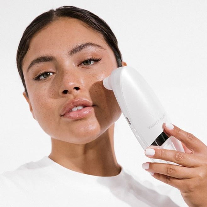 OUTLINES COLLECTION™ Handheld Hydrating Facial Device