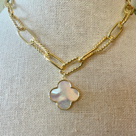 Mother of Pearl Clover on Twisted Link Chain-Gold