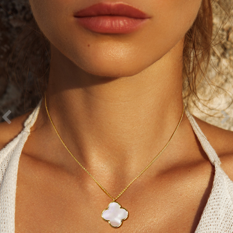Mother of Pearl Clover on Fine Chain-Gold