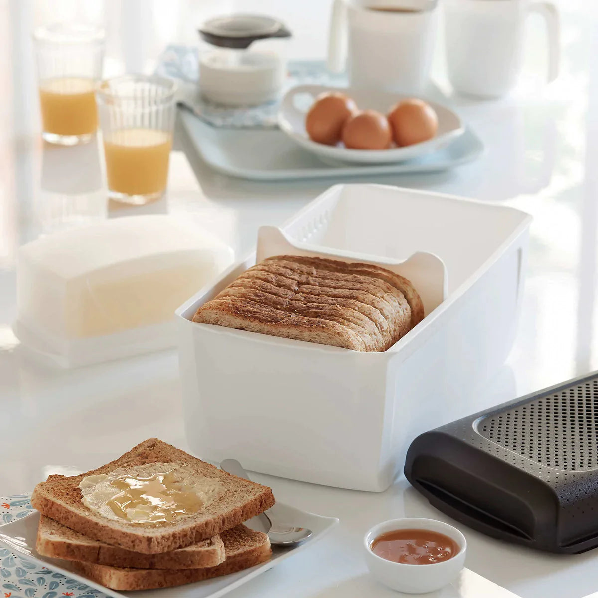 KitchenKraftz Bread Box – Fresh Bread Storage Container, Plastic Sandwich Bread Dispenser, Bread Keeper Storage Container Airtight, Tupperware Bread